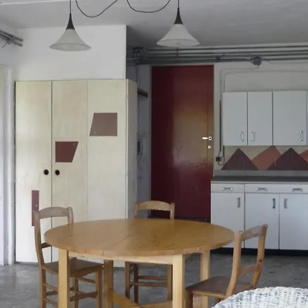 La Bergeronnette Avec La Chaleur Du Feu De Bois Et Le Jardin 別荘